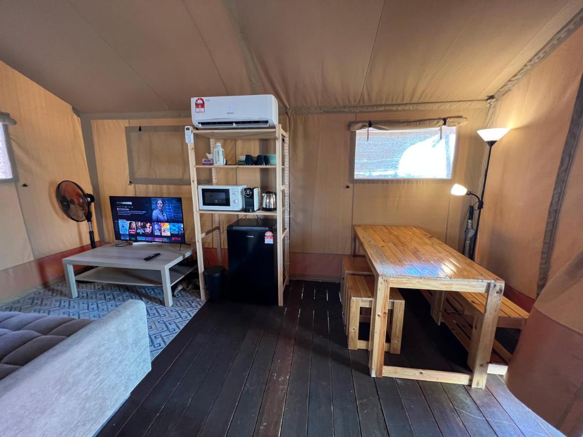 Rembulan Escape - Beachfront Safari Tent Кампунг Пенарик Экстерьер фото